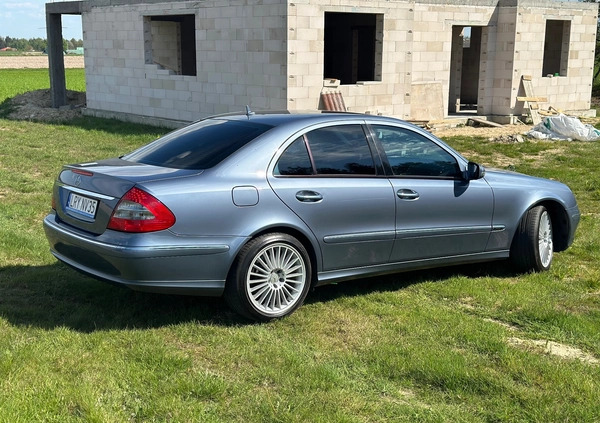 Mercedes-Benz Klasa E cena 33500 przebieg: 260000, rok produkcji 2006 z Ząbki małe 137